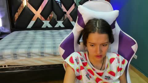  Linda  online show from December 13, 5:43 pm