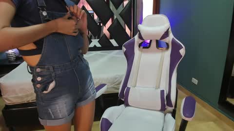  Linda  online show from December 27, 6:10 pm