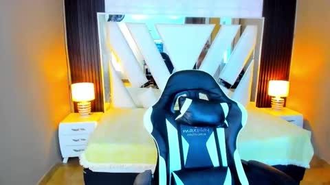  Linda  online show from November 5, 6:52 pm