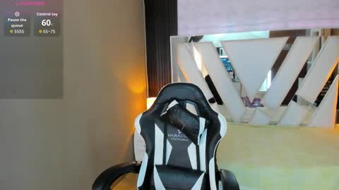  Linda  online show from March 28, 6:29 pm