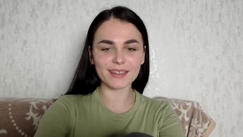 Snapshot of linda_aa chatting on February 17, 10:47 pm Linda online show from February 17, 10:47 pm