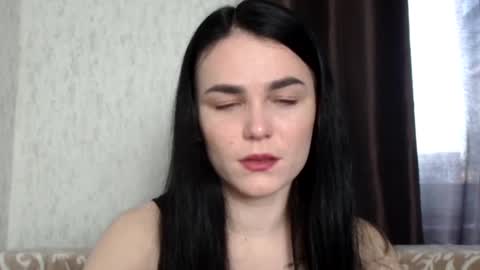 Snapshot of linda_aa chatting on February 25, 6:03 am Linda online show from February 25, 6:03 am