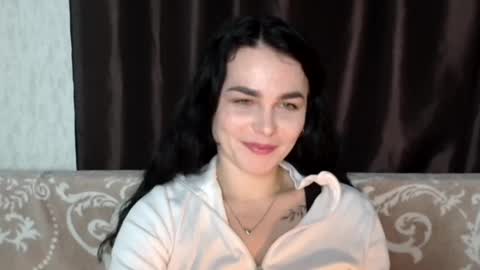 Snapshot of linda_aa chatting on March 3, 10:42 pm Linda online show from March 3, 10:42 pm