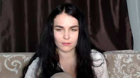 Snapshot of linda_aa chatting on March 4, 7:43 pm Linda online show from March 4, 7:43 pm