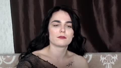 Snapshot of linda_aa chatting on March 10, 6:23 pm Linda online show from March 10, 6:23 pm