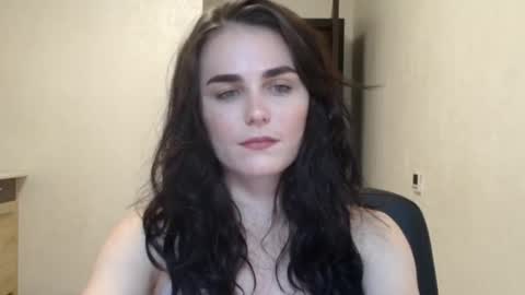 Snapshot of linda_aa chatting on November 5, 8:20 pm Linda online show from November 5, 8:20 pm