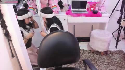 Lindaa maria  online show from November 16, 6:30 am