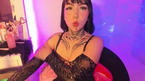 Lindaa maria  online show from March 4, 2:39 am