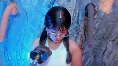 linda_sofi__ online show from April 2, 8:17 pm