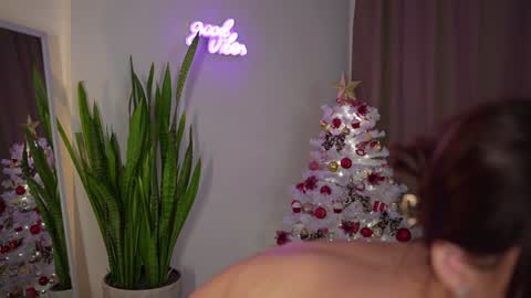 Snapshot of linda_warners chatting on December 20, 10:32 pm Call me Linda online show from December 20, 10:32 pm