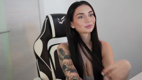 Snapshot of linda_warners chatting on February 22, 10:29 am Call me Linda online show from February 22, 10:29 am