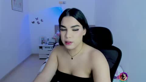 Snapshot of linda_zaam8386 chatting on October 27, 5:50 pm online show from October 27, 5:50 pm