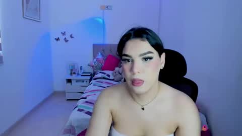 Snapshot of linda_zaam8386 chatting on October 28, 7:05 pm online show from October 28, 7:05 pm