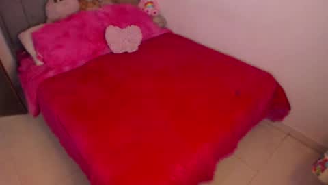 Snapshot of lindaa_miller chatting on November 25, 5:07 am linda miller online show from November 25, 5:07 am