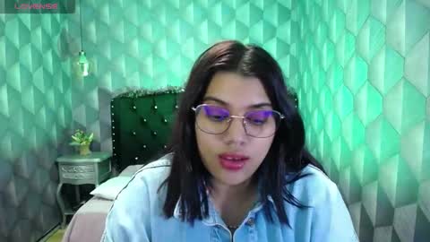 Snapshot of lindabreexlove chatting on December 24, 10:22 am online show from December 24, 10:22 am