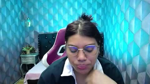 Snapshot of lindabreexlove chatting on December 27, 3:31 am online show from December 27, 3:31 am