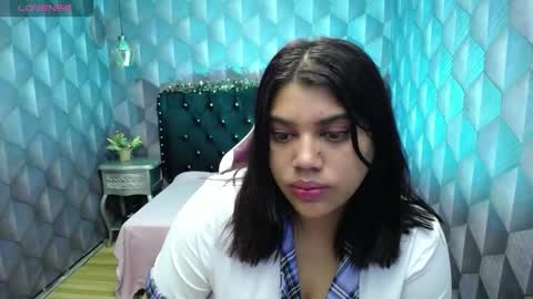 Snapshot of lindabreexlove chatting on December 28, 2:43 am online show from December 28, 2:43 am