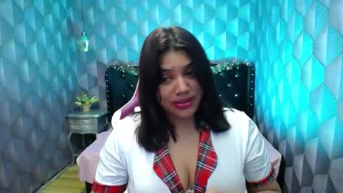 Snapshot of lindabreexlove chatting on December 31, 9:31 am online show from December 31, 9:31 am