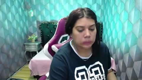 Snapshot of lindabreexlove chatting on January 5, 3:00 am online show from January 5, 3:00 am