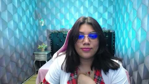 Snapshot of lindabreexlove chatting on January 7, 7:31 am online show from January 7, 7:31 am