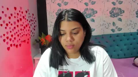 Snapshot of lindabreexlove chatting on February 2, 12:46 pm online show from February 2, 12:46 pm