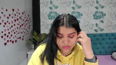 Snapshot of lindabreexlove chatting on February 4, 4:08 pm online show from February 4, 4:08 pm