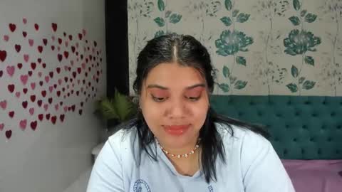 Snapshot of lindabreexlove chatting on February 9, 7:19 pm online show from February 9, 7:19 pm