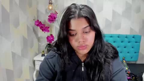 Snapshot of lindabreexlove chatting on October 23, 7:34 pm online show from October 23, 7:34 pm