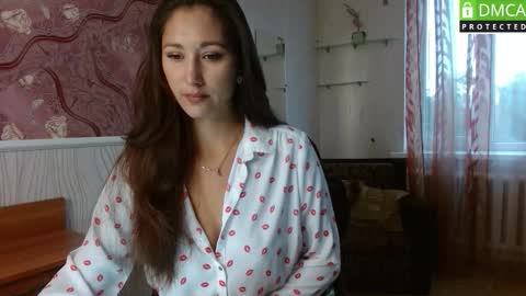 LindaErnestine online show from October 1, 7:14 am