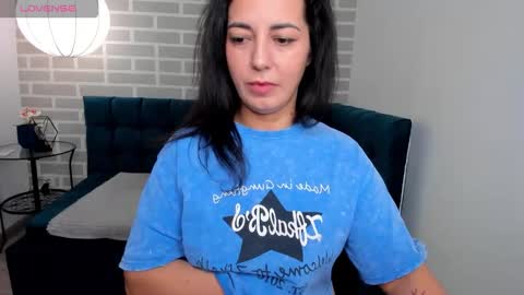 Linda online show from November 22, 1:48 am