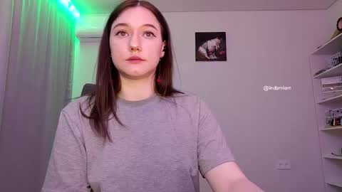 Snapshot of lindamlem chatting on December 3, 6:06 pm Call me Linda online show from December 3, 6:06 pm