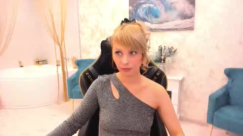 Snapshot of lindasandy chatting on September 16, 6:14 am lindasandy online show from September 16, 6:14 am