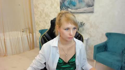 Snapshot of lindasandy chatting on October 6, 6:00 am lindasandy online show from October 6, 6:00 am