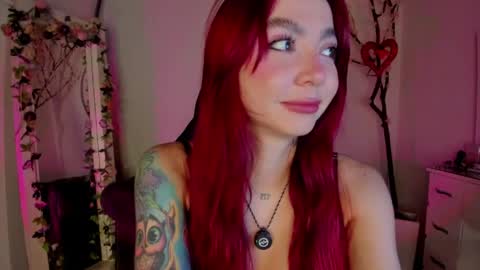 Lindsay    online show from April 13, 1:33 am