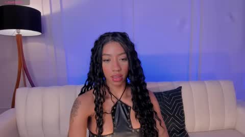 Snapshot of lindseycox chatting on February 16, 11:59 pm Lin online show from February 16, 11:59 pm