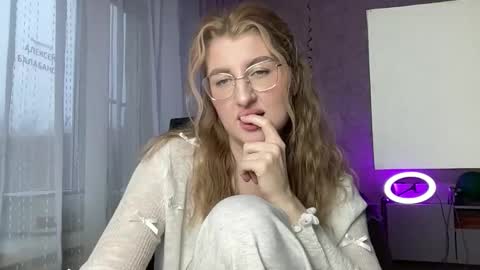 linoreya online show from November 22, 10:25 am