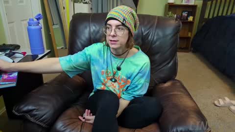 Snapshot of linzy19 chatting on December 25, 2:35 am Linzy19 online show from December 25, 2:35 am