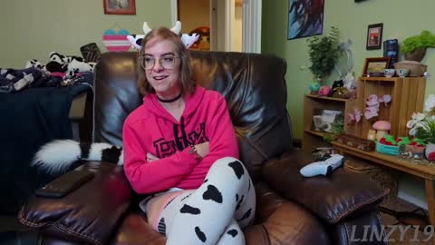 Snapshot of linzy19 chatting on January 28, 8:04 pm Linzy19 online show from January 28, 8:04 pm