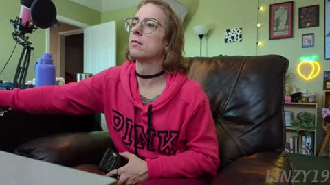 Snapshot of linzy19 chatting on January 30, 8:42 pm Linzy19 online show from January 30, 8:42 pm