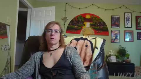 Snapshot of linzy19 chatting on September 25, 1:59 pm Linzy19 online show from September 25, 1:59 pm