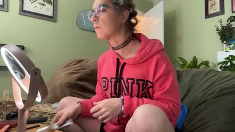 Linzy19 online show from February 20, 3:01 pm