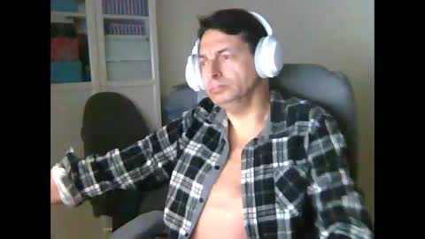 Snapshot of liongr69 chatting on December 26, 8:07 am liongr69 online show from December 26, 8:07 am