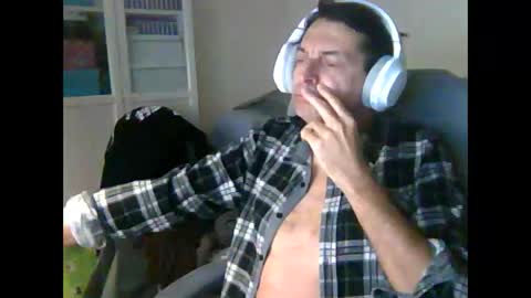 Snapshot of liongr69 chatting on January 10, 8:07 am liongr69 online show from January 10, 8:07 am