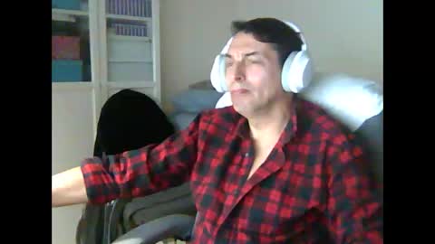 Snapshot of liongr69 chatting on February 3, 7:40 am liongr69 online show from February 3, 7:40 am