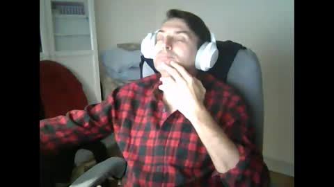 Snapshot of liongr69 chatting on February 12, 7:44 am liongr69 online show from February 12, 7:44 am