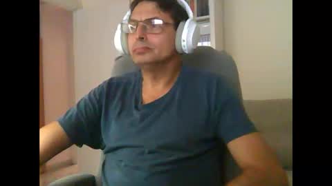 Snapshot of liongr69 chatting on October 12, 4:28 pm liongr69 online show from October 12, 4:28 pm