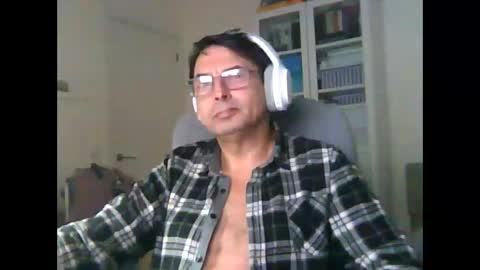 Snapshot of liongr69 chatting on November 17, 10:37 pm liongr69 online show from November 17, 10:37 pm