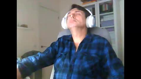 Snapshot of liongr69 chatting on November 24, 7:41 am liongr69 online show from November 24, 7:41 am