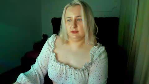 LioraArdyn online show from April 2, 5:27 am