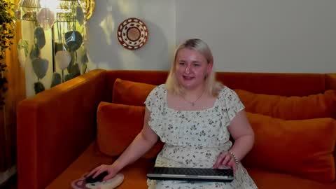 LioraArdyn online show from April 10, 6:29 am